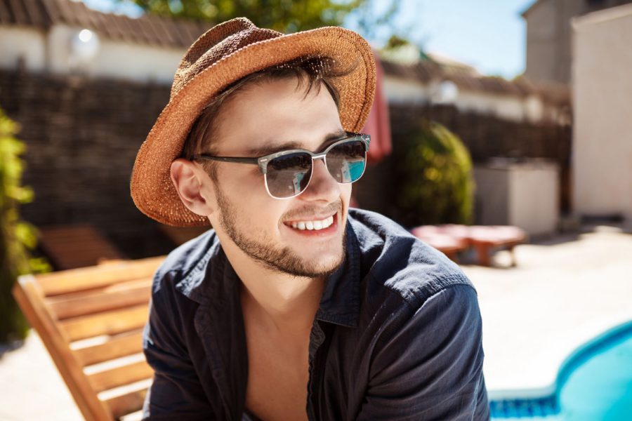 Męskie okulary przeciwsłoneczne Prada – doskonały wybór dla prawdziwych gentlemanów
