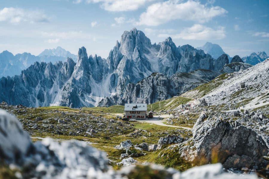 Bezpieczne wędrówki po górach: Wszystko, co powinieneś wiedzieć o ubezpieczeniu górskim i jego korzyściach